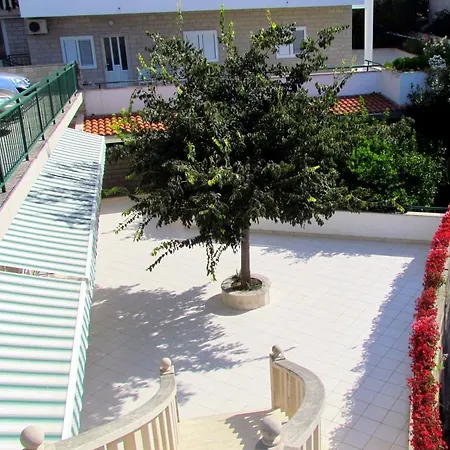 Pino Apartament *