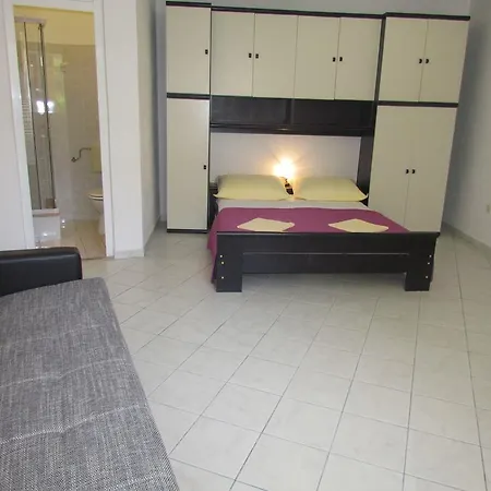 Pino Apartament *