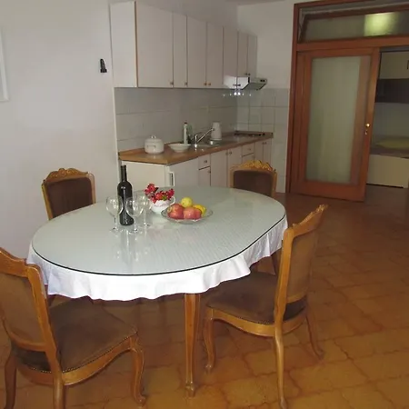 Pino * Makarska