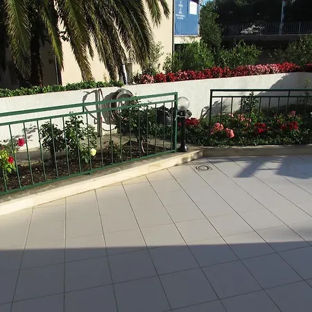 Pino Apartament *
