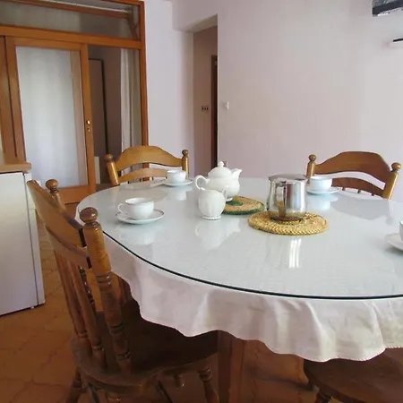 Pino Apartament *