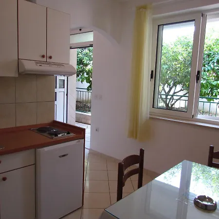 Pino Apartament *