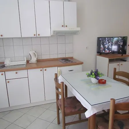 Apartament Pino *