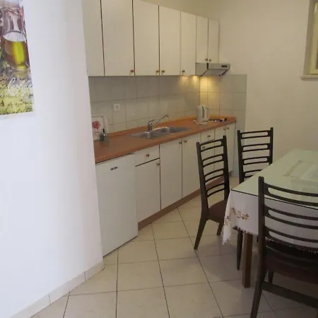 Apartament Pino *