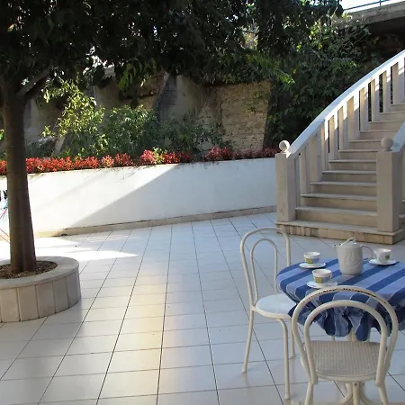 Pino Apartament *