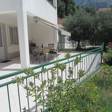Pino Apartament Makarska